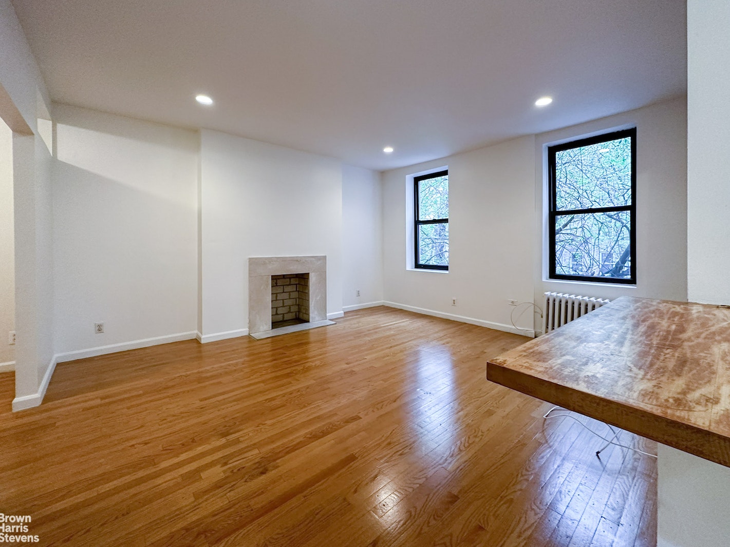 Photo 1 of 437 East 6th Street 3R, East Village, NYC, $3,100, Web #: 22436136
