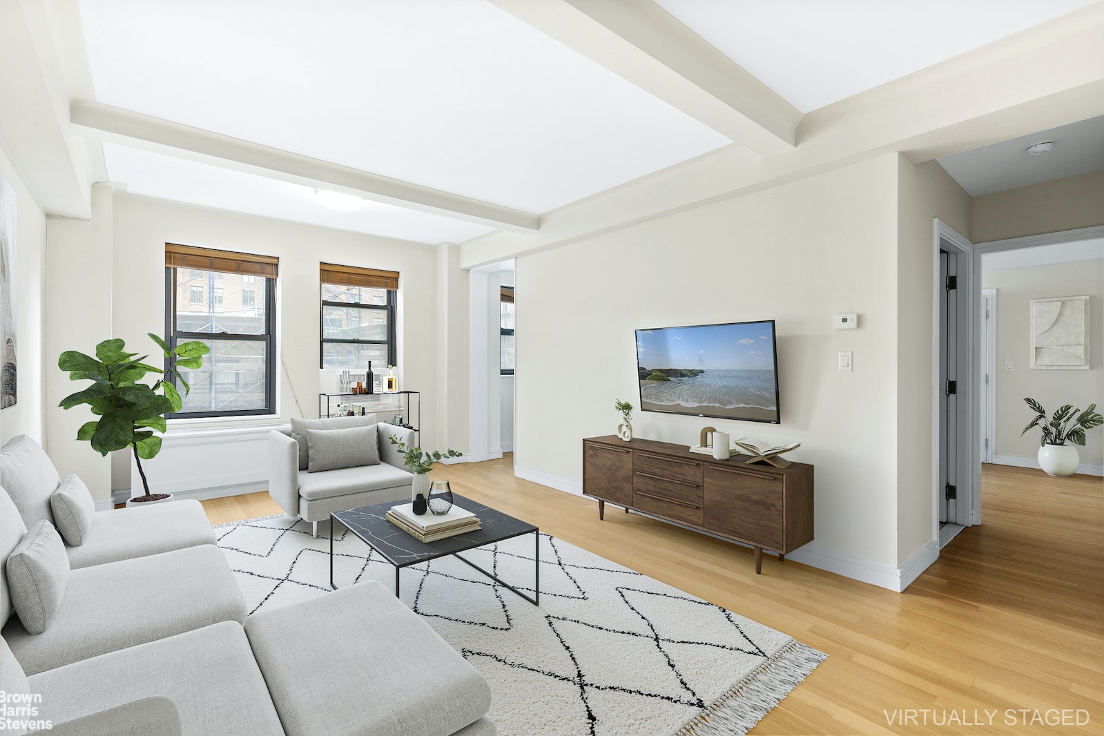 Photo 1 of 230 Riverside Drive, Upper West Side, NYC, $3,950, Web #: 22447339