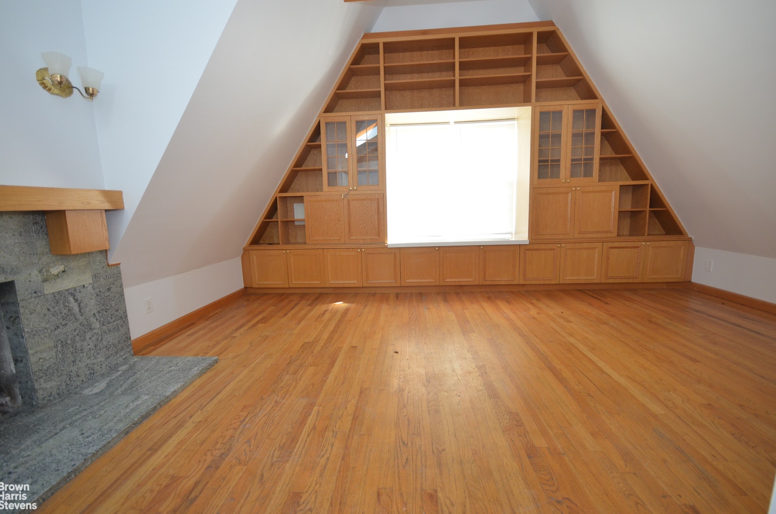 Photo 1 of 68-27 Exeter Street 3, Forest Hills, Queens, NY, $2,100, Web #: 22476937