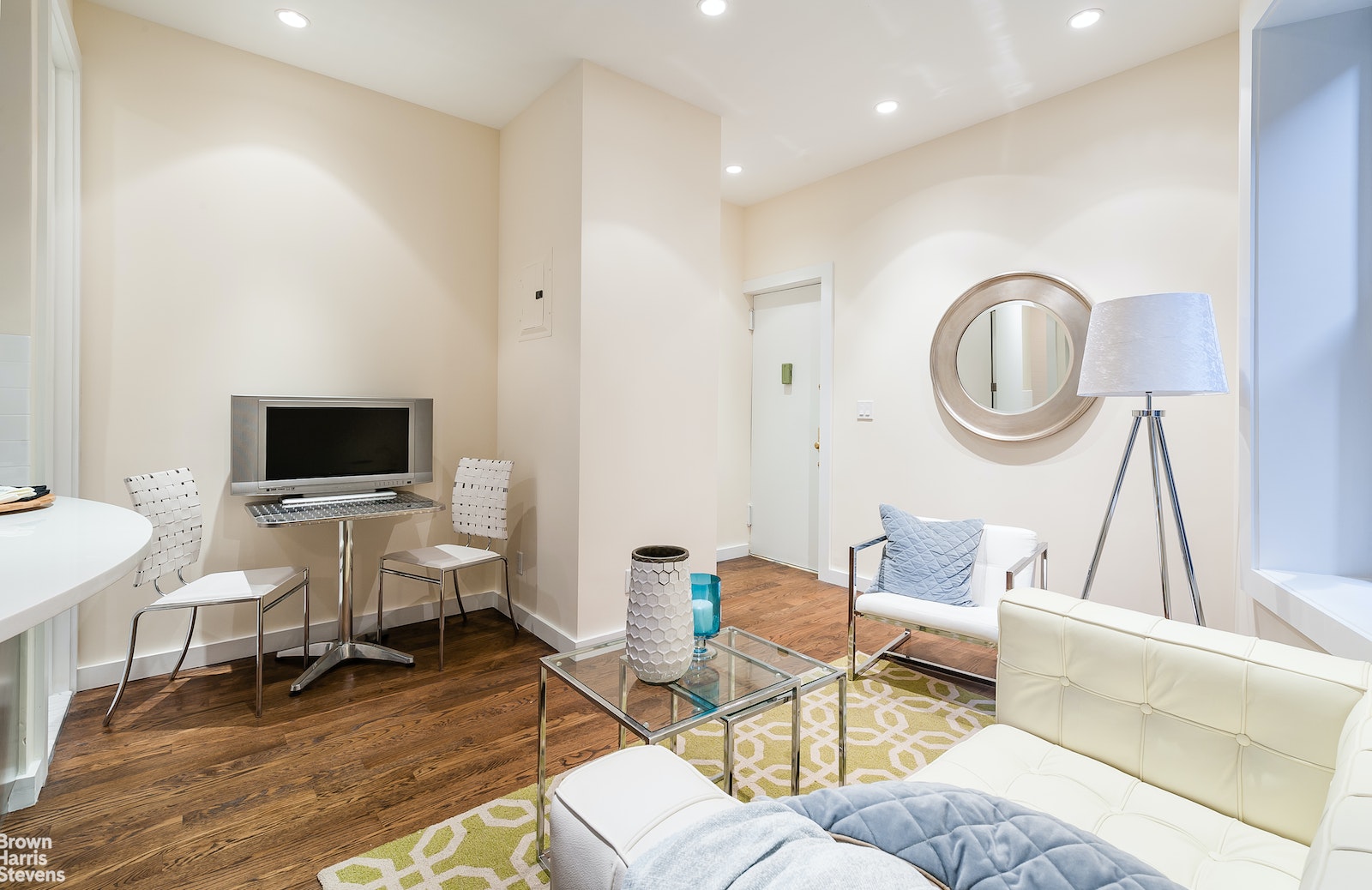 Photo 1 of 199 Prince Street 3, Soho, NYC, $4,850, Web #: 22481943