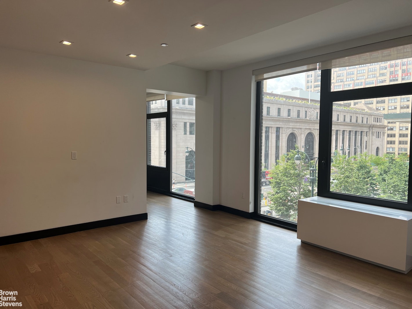 Photo 1 of 401 West 33rd Street 4A, Midtown West, NYC, $4,000, Web #: 22484911