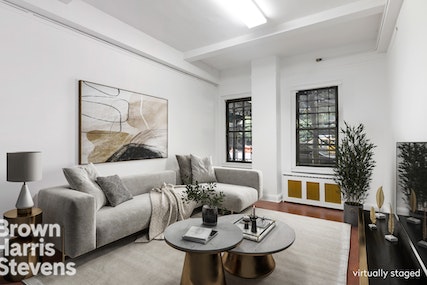 41 West 96th Street Grw, Upper West Side, NYC - 2 Bedrooms  
0.5 Bathrooms  
4 Rooms - 