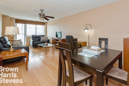 Property for Sale at 118-17 Union Turnpike 12L, Forest Hills, Queens, NY - Bedrooms: 1 
Bathrooms: 1 
Rooms: 3  - $339,000