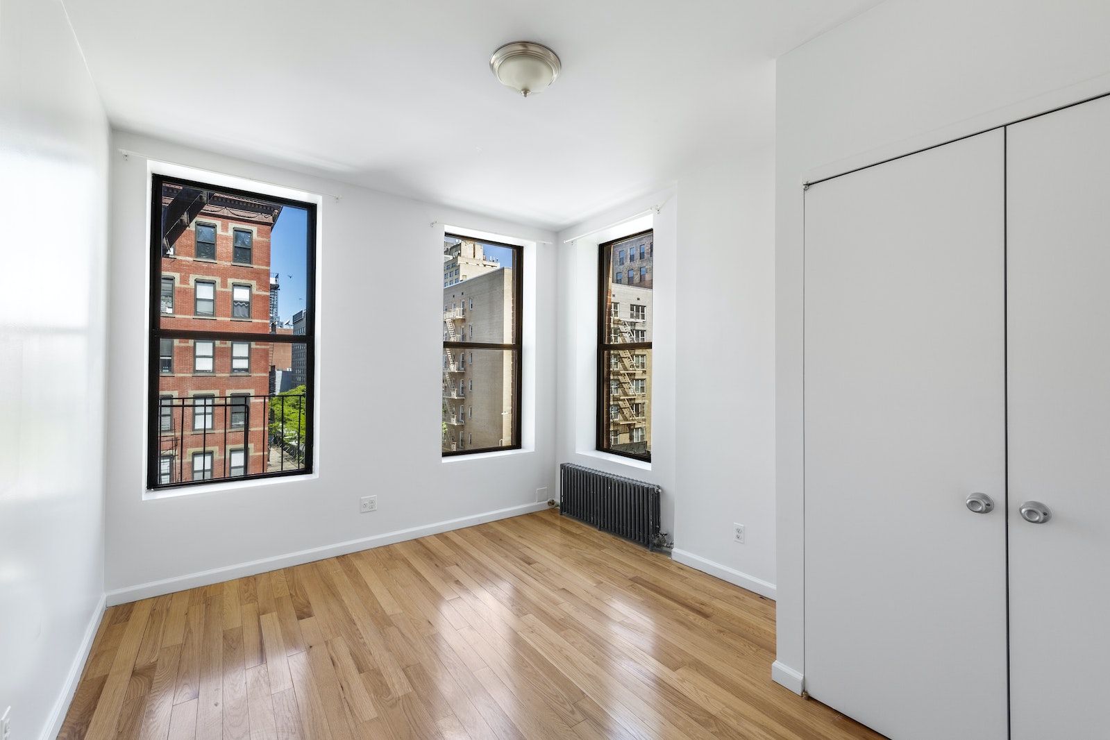 Photo 1 of 356 West 56th Street 6, Midtown West, NYC, $4,200, Web #: 22542536
