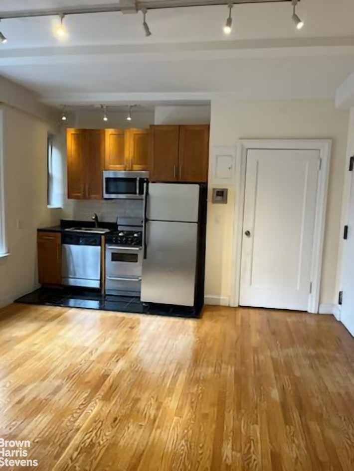 Photo 1 of 350 West 55th Street 3H, Midtown West, NYC, $3,295, Web #: 22550979