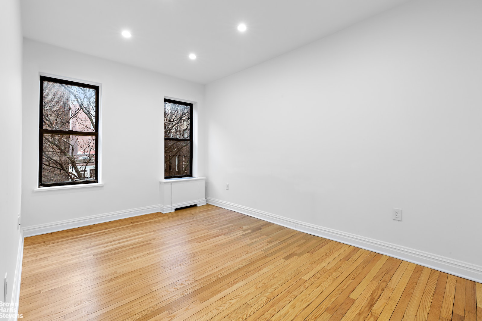 Photo 1 of 349 East 58th Street 5R, Midtown East, NYC, $4,450, Web #: 22563420