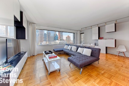 303 East 57th Street 24E, Midtown East, NYC - 1 Bedrooms  
1.5 Bathrooms  
3.5 Rooms - 