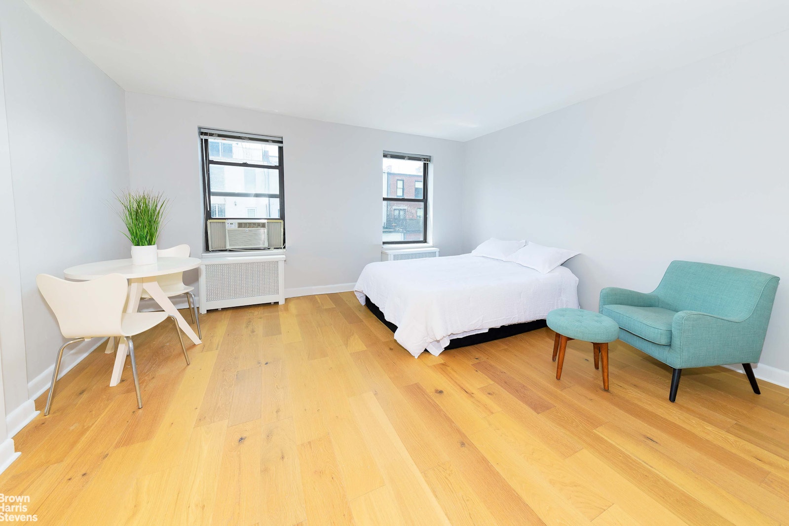 Photo 1 of 128 West 78th Street 5R, Upper West Side, NYC, $349,000, Web #: 22598323