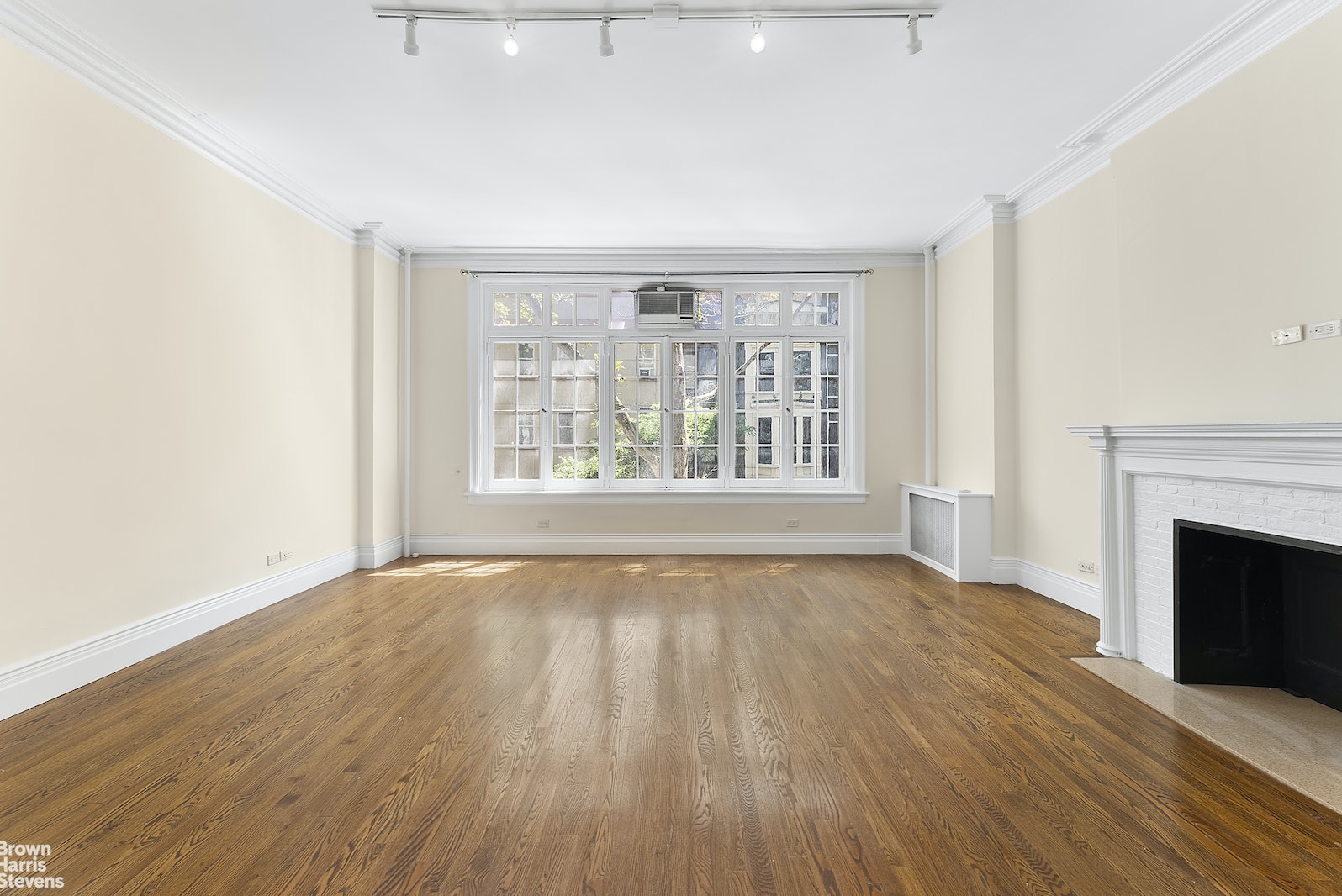 Photo 1 of 119 East 64th Street, Upper East Side, NYC, $3,500, Web #: 22603109