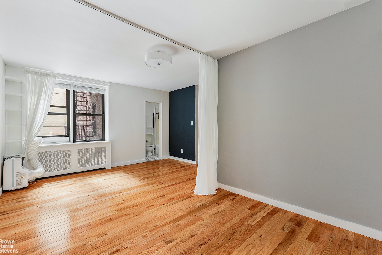 Photo 1 of 1420 York Avenue, Upper East Side, NYC, $2,900, Web #: 22607449