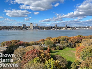 Property for Sale at 11 Riverside Drive, Upper West Side, NYC - Bedrooms: 2 
Bathrooms: 2 
Rooms: 4  - $1,599,000
