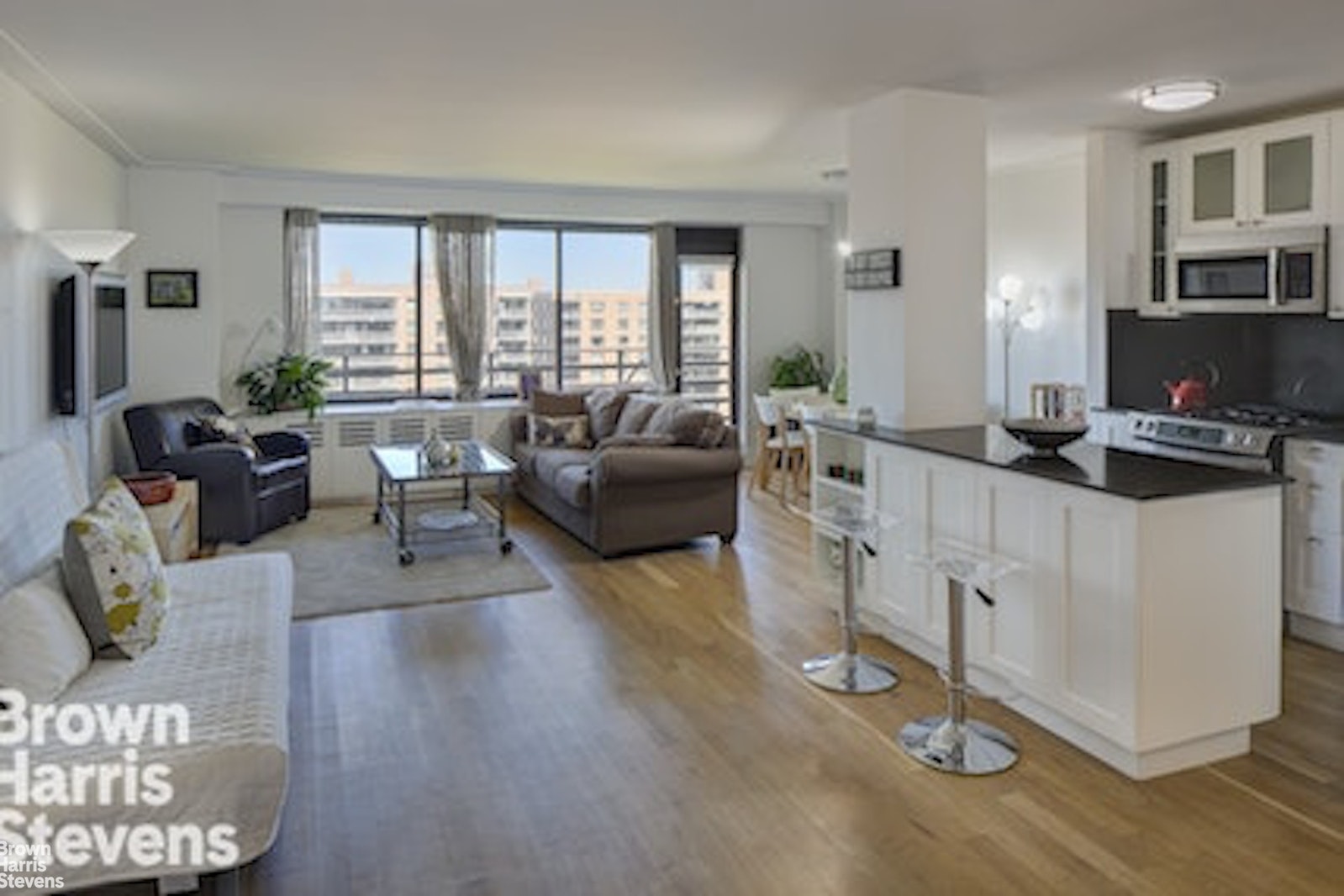 Photo 1 of 382 Central Park West, Upper West Side, NYC, $1,100,000, Web #: 22617238