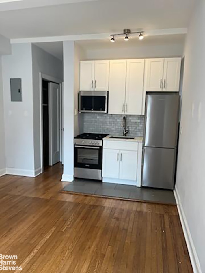 Photo 1 of 350 West 55th Street 3I, Midtown West, NYC, $2,561, Web #: 22623455
