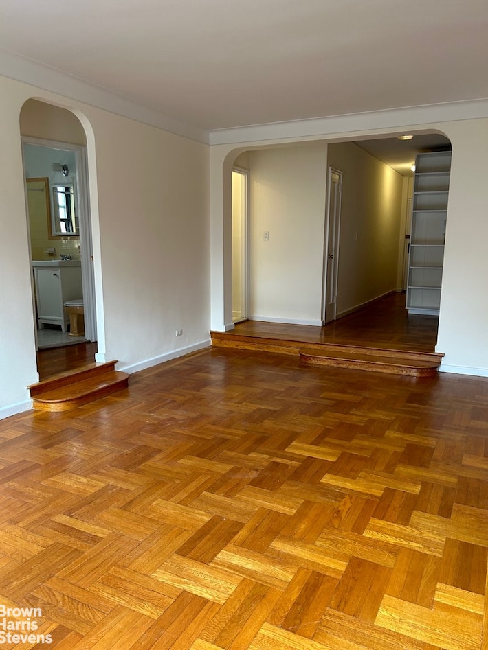 Photo 1 of 155 West 71st Street 5F, Upper West Side, NYC, $3,600, Web #: 22633799