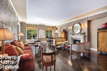 115 Central Park West 2F, Upper West Side, NYC - 3 Bedrooms  
3.5 Bathrooms  
7 Rooms - 