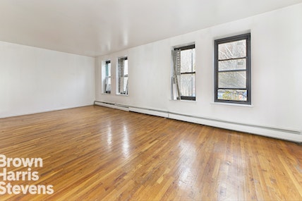 Property for Sale at East 132nd Street, Upper Manhattan, NYC - Bedrooms: 3 
Bathrooms: 1.5 
Rooms: 6  - $399,000