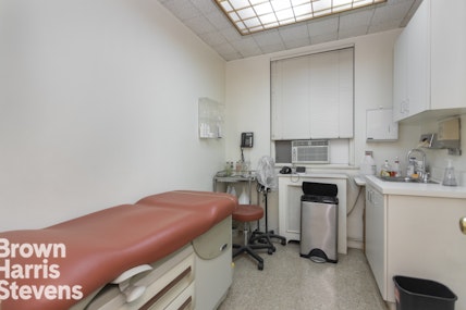 5 East 84th Street Medical, Upper East Side, NYC - 1 Bathrooms  
8 Rooms - 