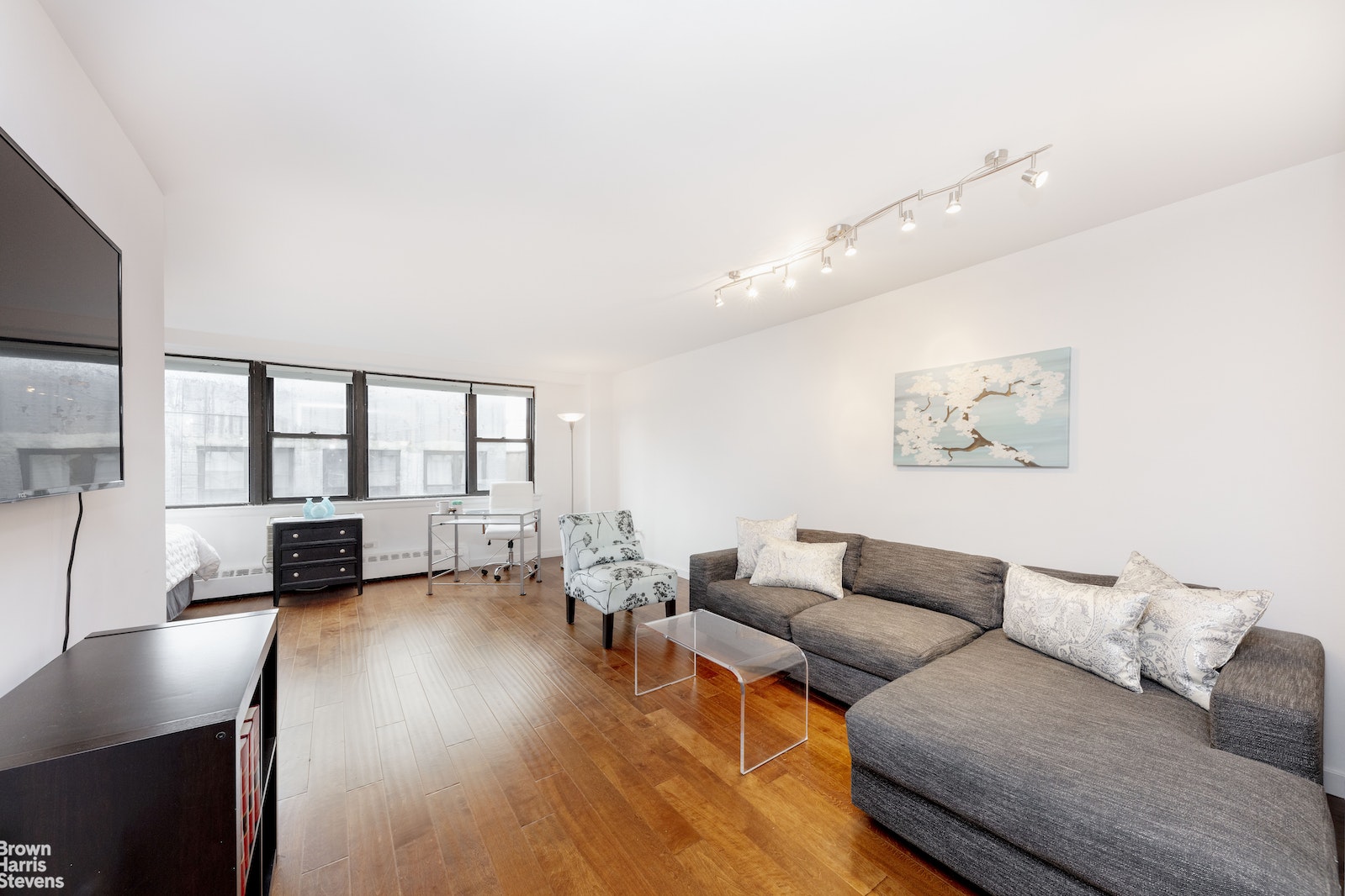Photo 1 of 230 East 15th Street 8H, Gramercy Park, NYC, $3,850, Web #: 22767935