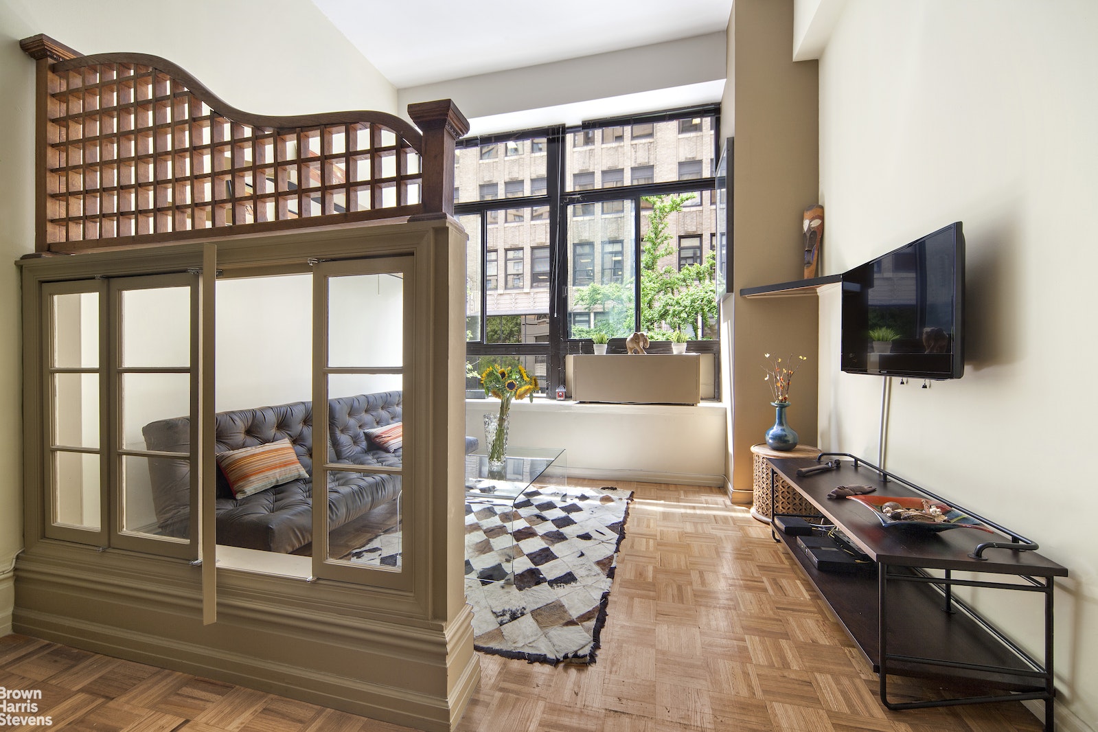 Photo 1 of 310 East 46th Street 3P, Midtown East, NYC, $3,800, Web #: 22770126