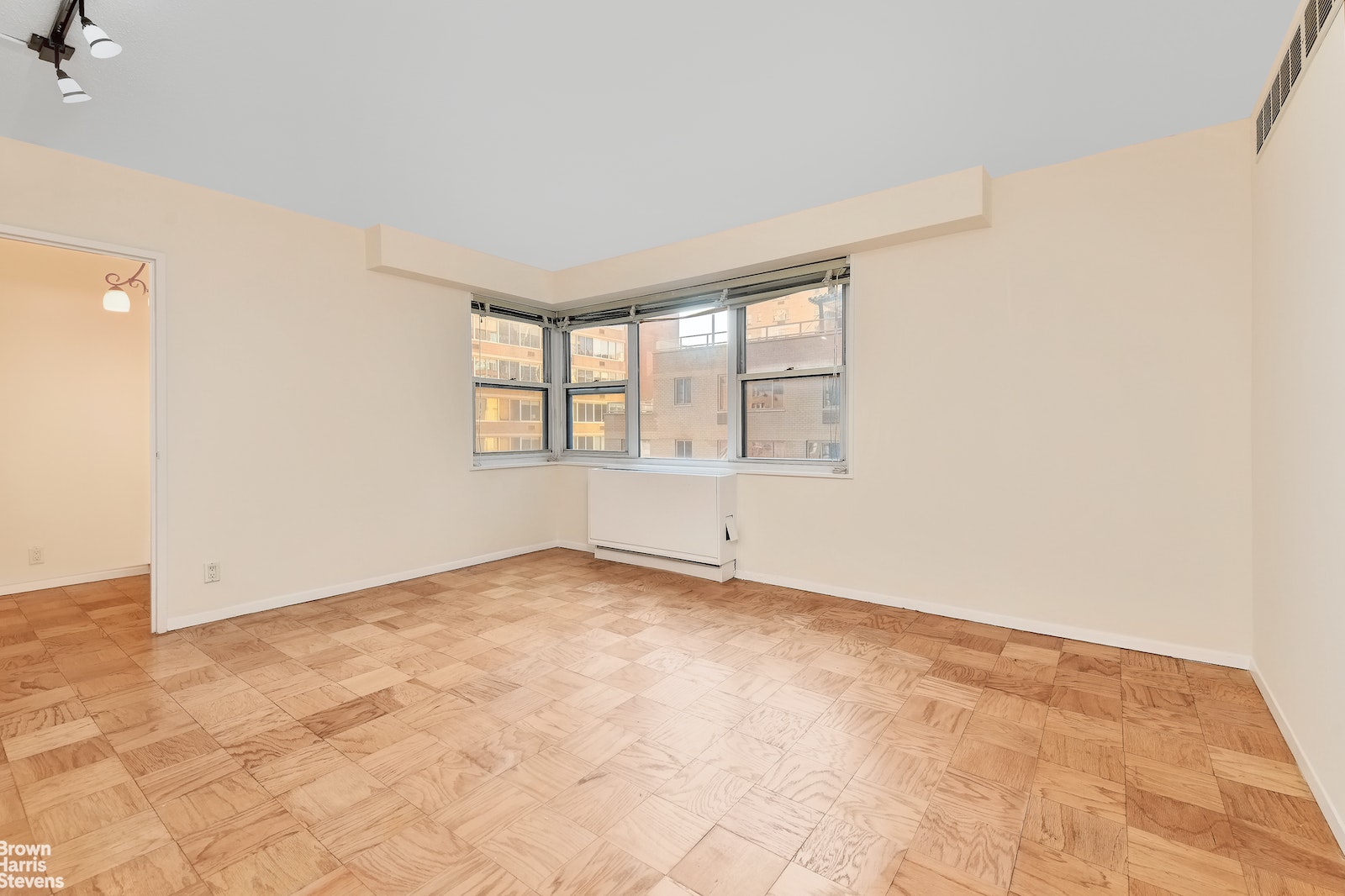 Photo 1 of 400 East 54th Street 12H, Midtown East, NYC, $2,900, Web #: 22770346