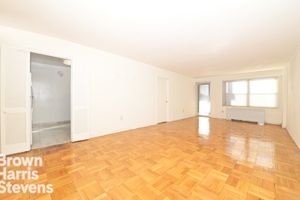 Property for Sale at 70-20 108th Street 2M, Forest Hills, Queens, NY - Bedrooms: 2 
Bathrooms: 1 
Rooms: 4  - $599,000