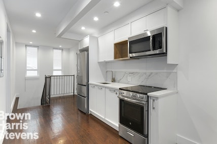 137 Prospect Avenue 1A, Gowanus, Brooklyn, NY - 2 Bedrooms  
1.5 Bathrooms  
5 Rooms - 