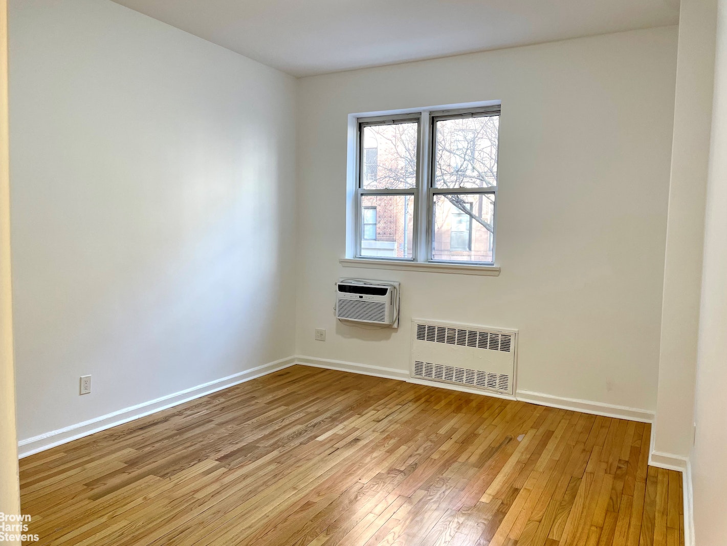 Photo 1 of 150 West 74th Street, Upper West Side, NYC, $2,732, Web #: 22830547