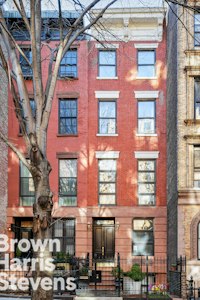 262 West 25th Street, Chelsea, NYC - 5 Bedrooms  
3.5 Bathrooms  
8 Rooms - 
