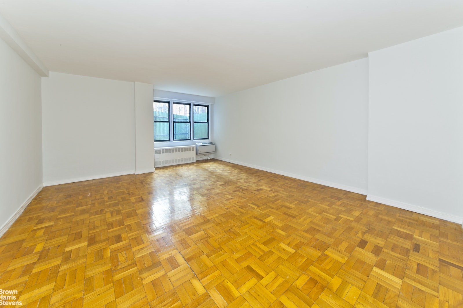 Photo 1 of 200 East 15th Street 2A, Gramercy Park, NYC, $3,350, Web #: 22841241