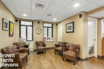 25 West 54th Street Dental, Midtown West, NYC - 9 Bedrooms  
1 Bathrooms  
1 Rooms - 