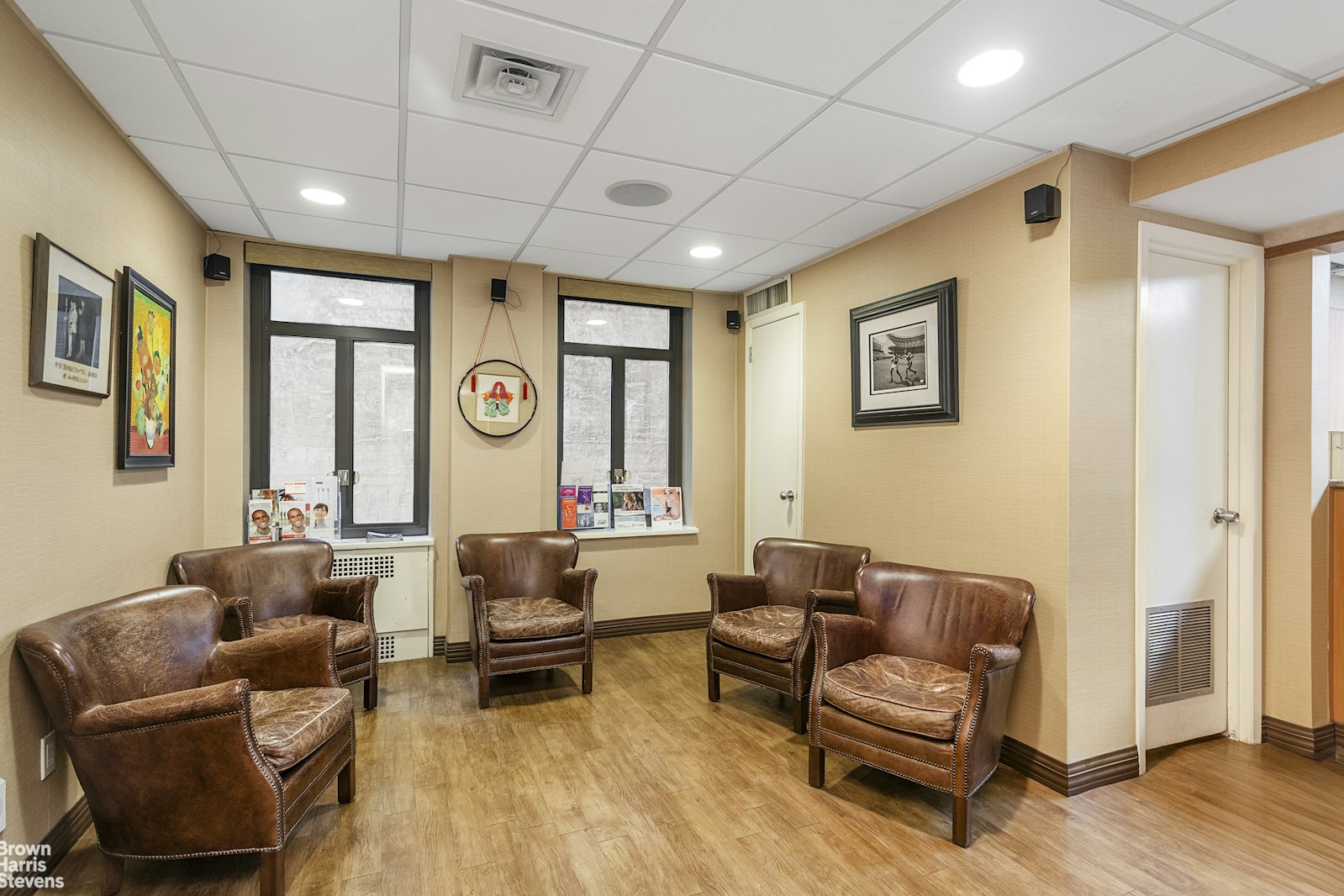 Photo 1 of 25 West 54th Street Dental, Midtown West, NYC, $1,700,000, Web #: 22843851