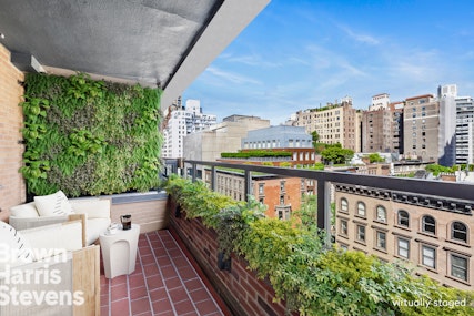 Property for Sale at 20 East 74th Street 8A, Upper East Side, NYC - Bedrooms: 2 
Bathrooms: 2 
Rooms: 4.5 - $2,100,000