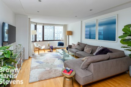 275 Greenwich Street 8Gh, Tribeca, NYC - 3 Bedrooms  
2 Bathrooms  
6 Rooms - 
