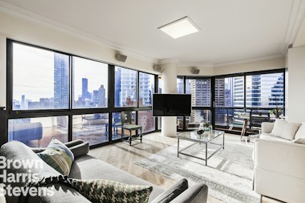 Rental Property at 200 East 61st Street 33A, Upper East Side, NYC - Bedrooms: 1 Bathrooms: 1.5 Rooms: 3  - $6,500 MO.