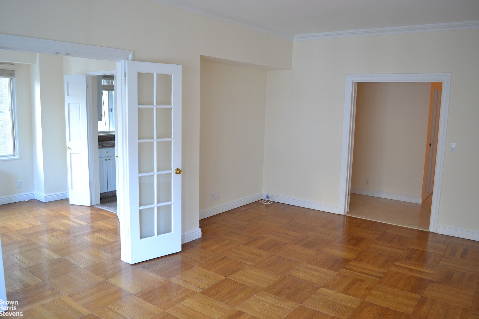 Photo 1 of 57th/5th Huge Junior 4, Midtown West, NYC, $4,675, Web #: 22869386