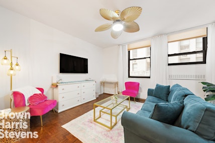 3 Hanover Square 4A, Financial District, NYC - 1 Bathrooms  
2.5 Rooms - 