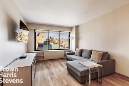 Rental Property at 200 East 61st Street 8C, Upper East Side, NYC - Bedrooms: 1 Bathrooms: 1 Rooms: 3  - $5,000 MO.