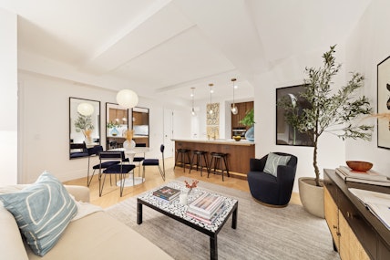 393 West End Avenue 6F, Upper West Side, NYC - 1 Bedrooms  
1.5 Bathrooms  
3 Rooms - 