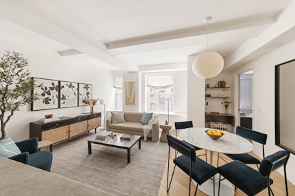 Property for Sale at 393 West End Avenue 7F, Upper West Side, NYC - Bedrooms: 1 
Bathrooms: 1.5 
Rooms: 3  - $1,595,000
