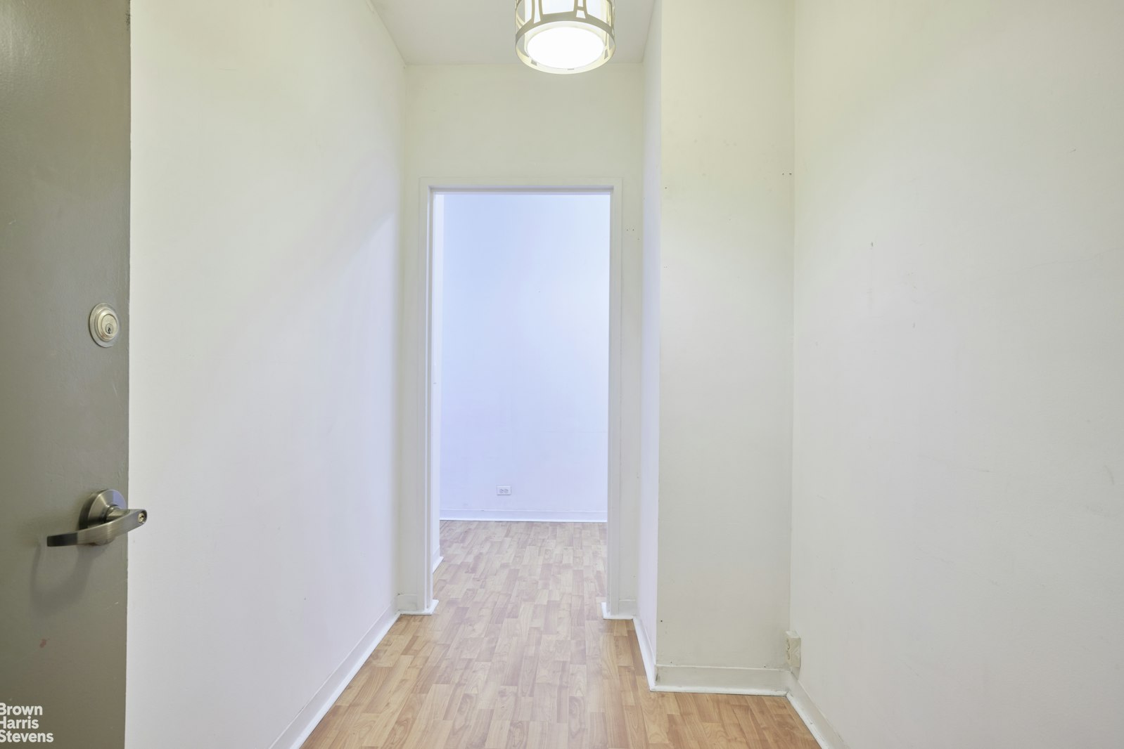 Photo 1 of 140 West End Avenue 1D, Upper West Side, NYC, $535,000, Web #: 22896994