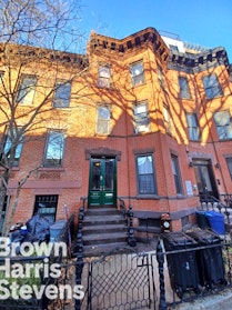 Rental Property at 393 16th Street 2, Park Slope, Brooklyn, NY - Bedrooms: 2 
Bathrooms: 1 
Rooms: 5  - $3,400 MO.