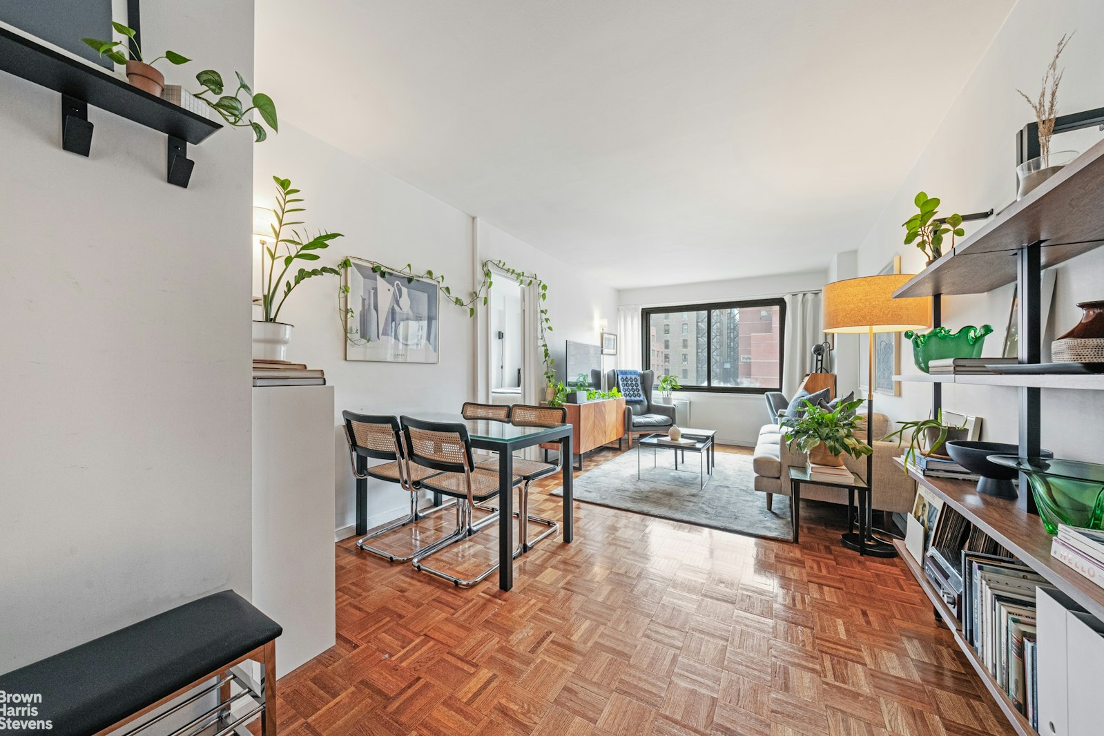 Photo 1 of 201 West 21st Street 9C, Chelsea, NYC, $585,000, Web #: 22899414