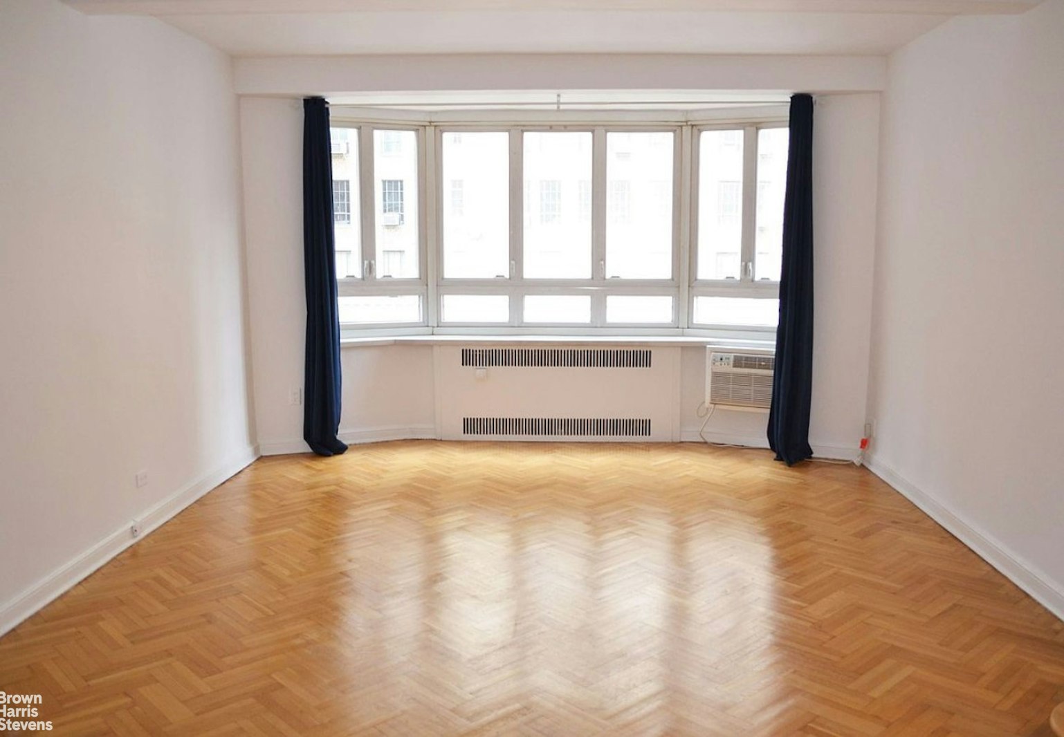 Photo 1 of 333 West 57th Street 407, Midtown West, NYC, $3,960, Web #: 22911803