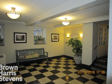 Rental Property at Pineapple Street, Brooklyn Heights, Brooklyn, NY - Bedrooms: 3 
Bathrooms: 2 
Rooms: 5  - $6,250 MO.