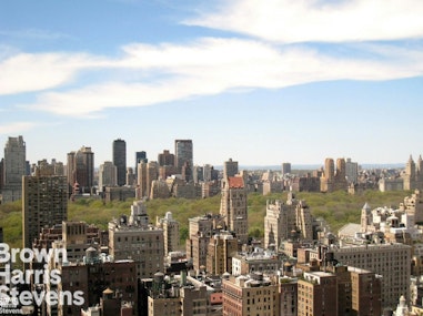 Rental Property at 200 East 61st Street 32B, Upper East Side, NYC - Bedrooms: 1 
Bathrooms: 1 
Rooms: 3  - $5,800 MO.