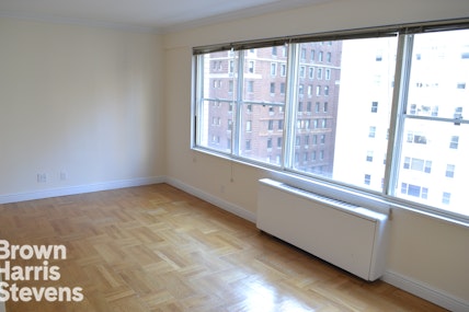 Rental Property at 60 West 57th Street 3N, Midtown West, NYC - Bathrooms: 1 
Rooms: 2.5 - $3,100 MO.