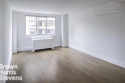 Rental Property at 308 East 38th Street 3C, Midtown East, NYC - Bedrooms: 1 
Bathrooms: 1 
Rooms: 3  - $3,950 MO.