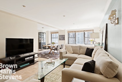 2 Tudor City Place 9Hs, Midtown East, NYC - 2 Bedrooms  
2 Bathrooms  
4 Rooms - 