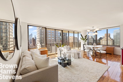 Property for Sale at 161 West 61st Street 28B, Upper West Side, NYC - Bedrooms: 3 
Bathrooms: 2.5 
Rooms: 6  - $2,500,000
