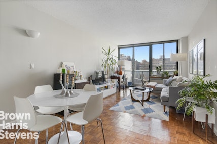 Rental Property at 22 West 15th Street 10J, Chelsea, NYC - Bedrooms: 1 
Bathrooms: 1 
Rooms: 3  - $5,000 MO.